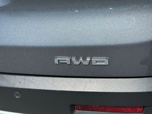 Used 2022 GMC Acadia SLE w/ Driver Convenience Package AWD/4WD image 36