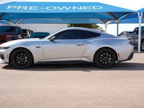 Used 2025 Ford Mustang GT Premium RWD image 2