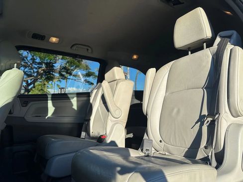 Used 2018 Honda Odyssey EX-L image 11