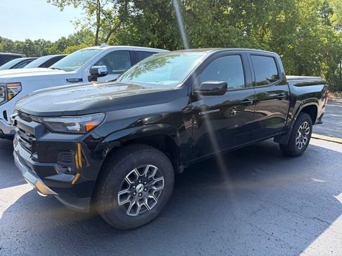 Certified 2026 Chevrolet Colorado Z71 w/ Technology Package AWD/4WD image 3