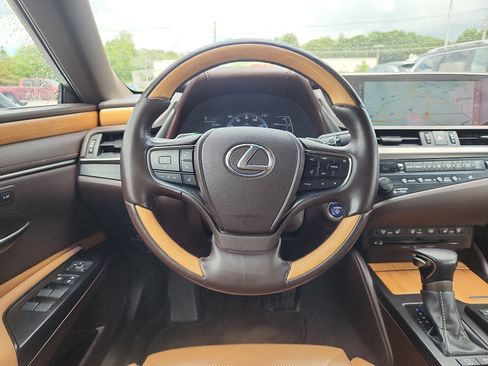 Used 2019 Lexus ES 300h FWD image 10