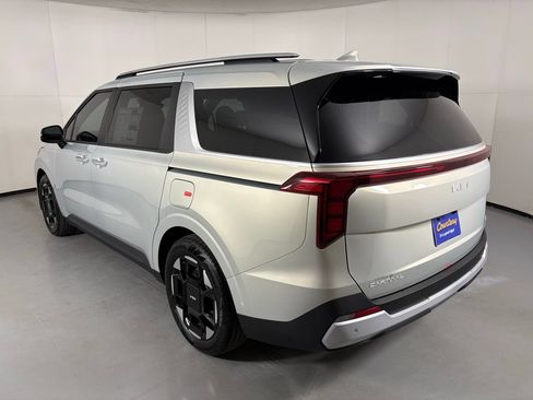 New 2026 Kia Carnival EX FWD image 6