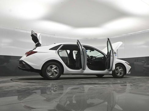 New 2026 Hyundai Elantra SE FWD image 45