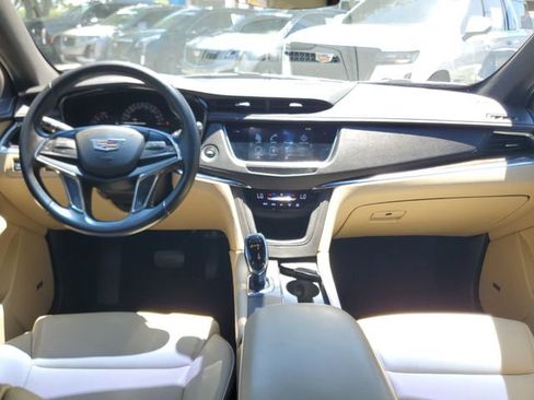 Used 2019 Cadillac XT5 FWD image 15