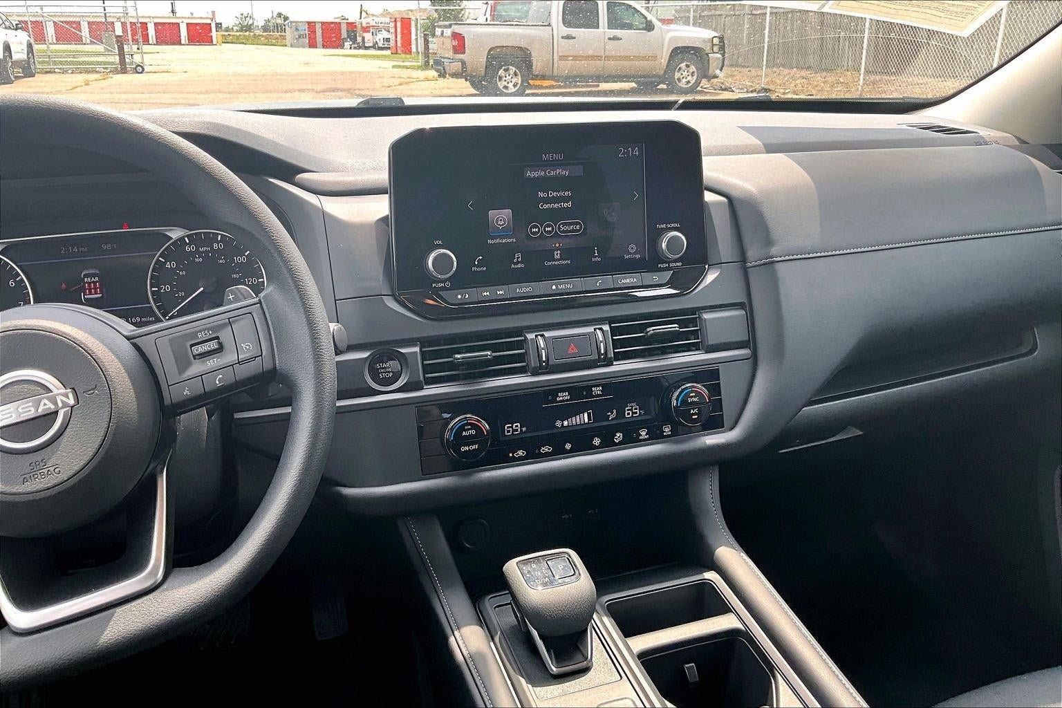 Used 2025 Nissan Pathfinder S AWD/4WD image 6