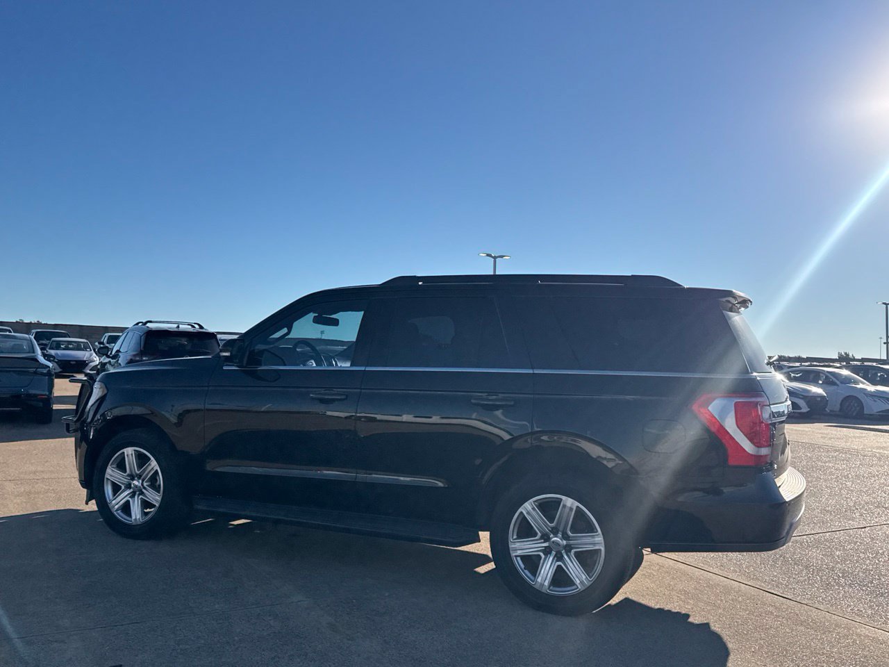 Used 2019 Ford Expedition XLT w/ Equipment Group 202A RWD image 20
