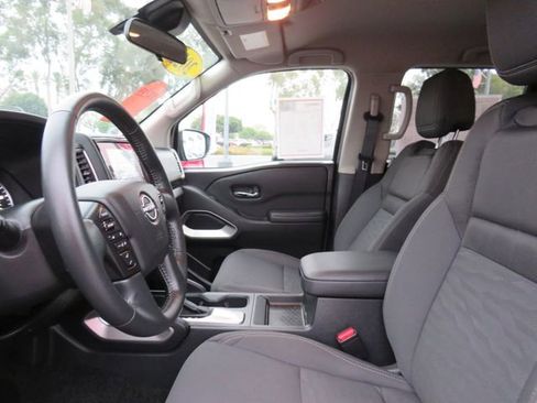 Used 2023 Nissan Frontier SV w/ SV Convenience Package image 16