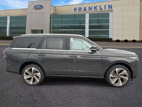 New 2026 Lincoln Navigator Black Label AWD/4WD image 8