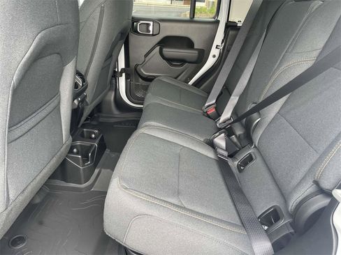 New 2025 Jeep Gladiator Sport image 28