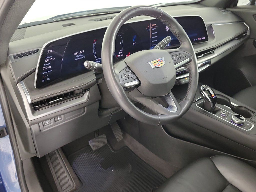 Certified 2024 Cadillac XT4 Luxury w/ Cold Weather Package FWD image 21