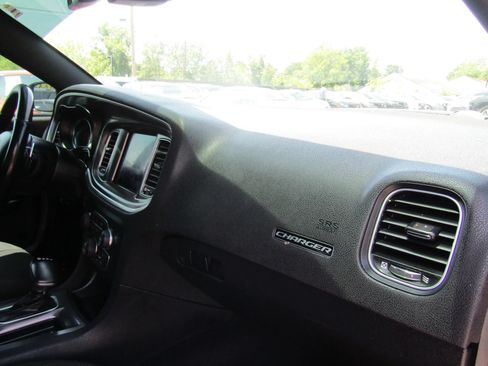 Used 2019 Dodge Charger Scat Pack RWD image 15