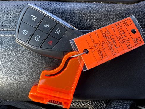 Used 2023 Chevrolet Suburban Premier image 25