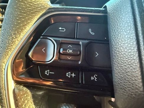 Used 2022 Toyota Tundra SR5 w/ SR5 Premium Package image 17