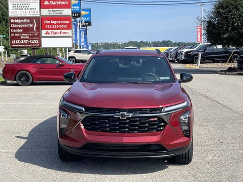 Certified 2025 Chevrolet Trax RS FWD image 8