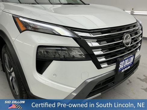 Used 2024 Nissan Rogue SL image 26