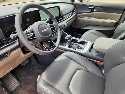 New 2026 Kia Carnival EX image 8