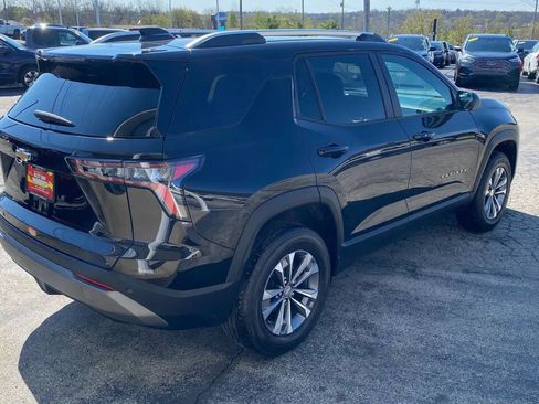 Used 2025 Chevrolet Equinox LT w/ Convenience Package II image 5