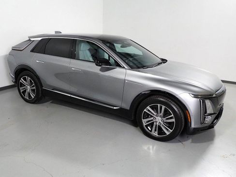 Used 2024 Cadillac Lyriq Luxury image 12