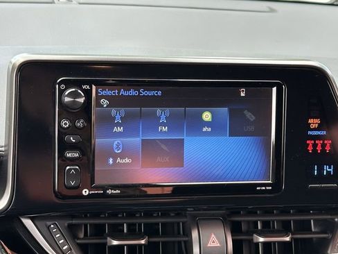 Used 2018 Toyota C-HR XLE FWD image 18