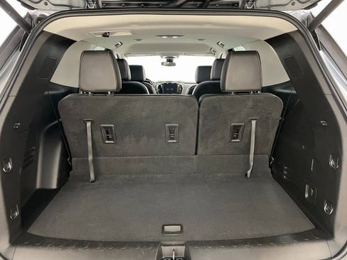 Used 2021 Chevrolet Traverse LT image 41