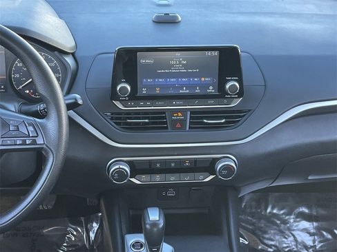 Used 2024 Nissan Altima 2.5 S image 16