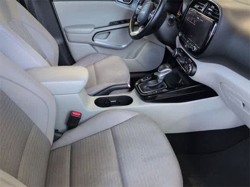 Used 2024 Kia Soul EX image 24