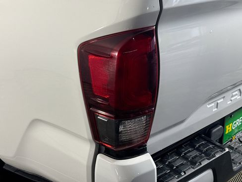 Used 2021 Toyota Tacoma SR RWD image 33