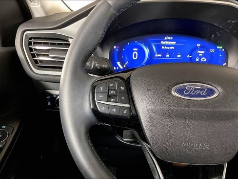 Used 2022 Ford Escape Titanium AWD/4WD image 18