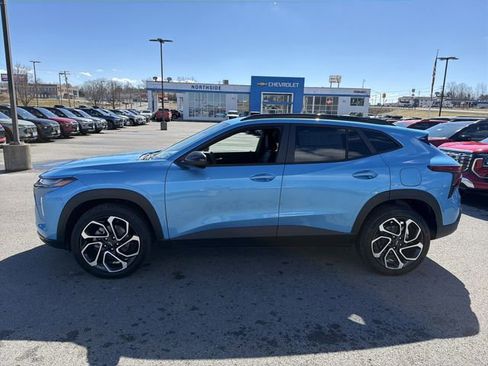 New 2026 Chevrolet Trax RS w/ Sunroof Package FWD image 10