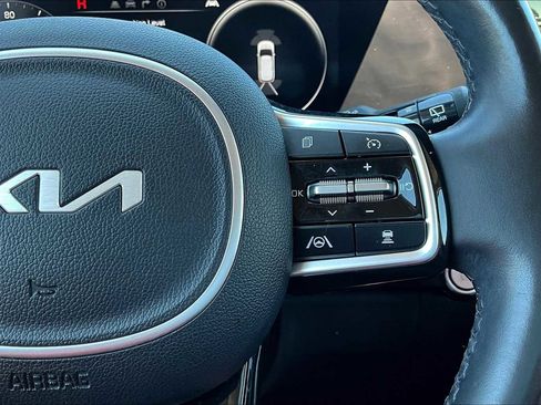 Used 2022 Kia Carnival SX Prestige image 24