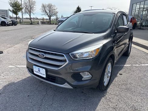 Used 2017 Ford Escape SE image 11