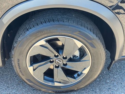 Used 2025 Nissan Rogue SV image 8