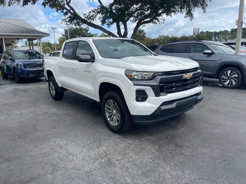 Used 2024 Chevrolet Colorado LT w/ LT Convenience Package AWD/4WD image 8