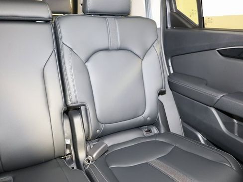 New 2025 Honda Pilot Touring image 12