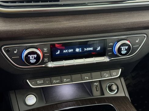 Used 2023 Audi Q5 2.0T Premium w/ Convenience Package image 17