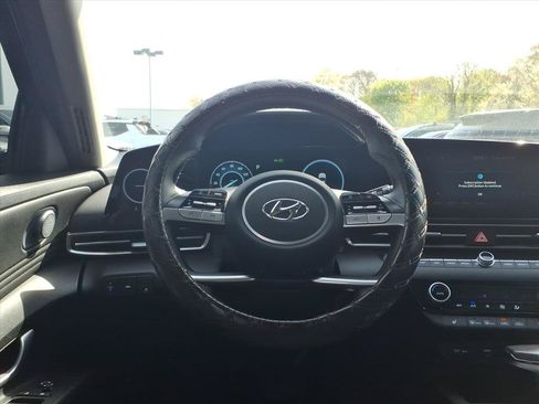 Certified 2023 Hyundai Elantra Limited FWD image 23