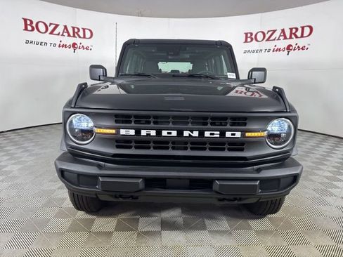 New 2025 Ford Bronco 4-Door image 2