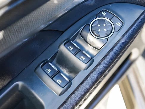 Used 2018 Ford Explorer XLT w/ Equipment Group 202A image 21