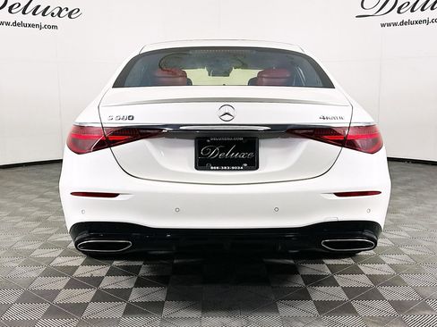 Used 2022 Mercedes-Benz S 580 4MATIC Sedan w/ AMG Line Package image 5