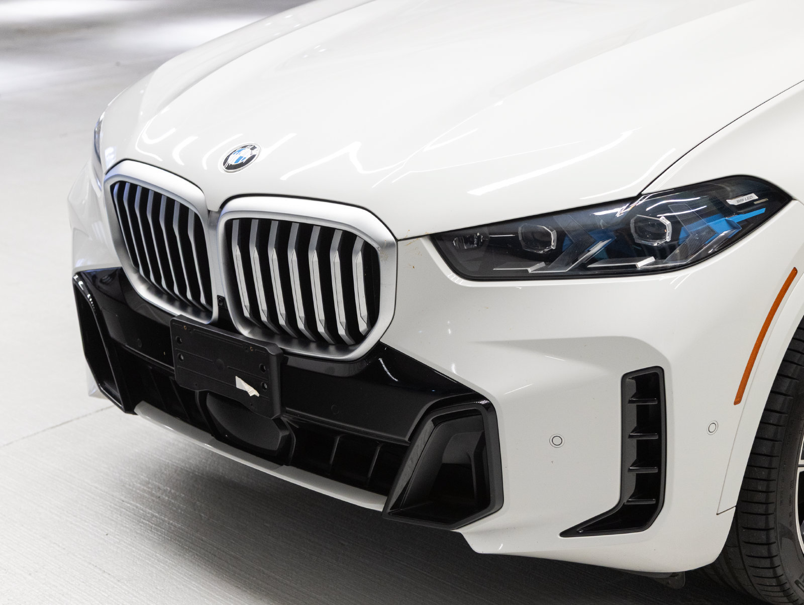 Used 2025 BMW X5 sDrive40i w/ M Sport Package RWD image 32