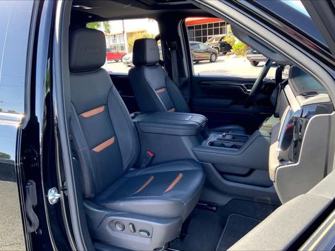 Used 2025 GMC Sierra 2500 AT4 w/ AT4 Premium Plus Package image 9