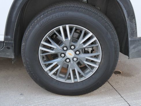 Used 2024 Chevrolet Traverse LS image 29