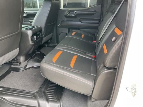 Used 2022 GMC Sierra 1500 AT4 w/ AT4 Premium Package AWD/4WD image 14