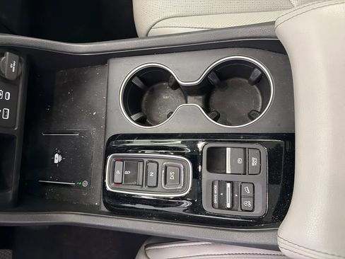 Used 2025 Honda Pilot Elite image 33