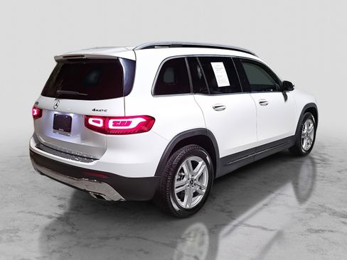 Used 2021 Mercedes-Benz GLB 250 4MATIC image 5