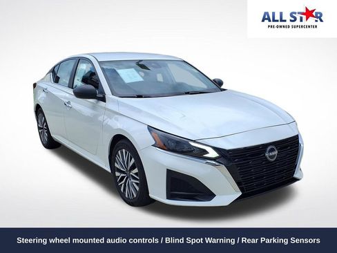 Used 2025 Nissan Altima 2.5 SV FWD image 1