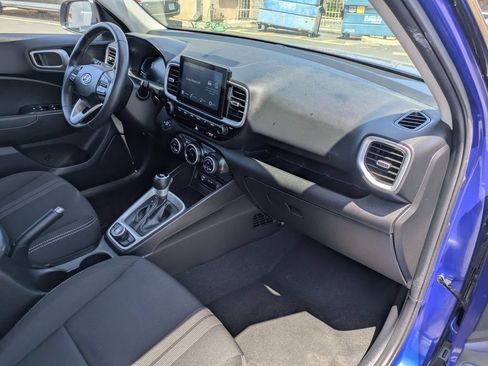 Used 2025 Hyundai Venue SEL FWD image 37