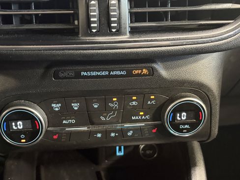 Used 2020 Ford Escape Titanium AWD/4WD image 13