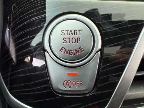 Used 2022 BMW 750i xDrive w/ Autobahn Package image 56