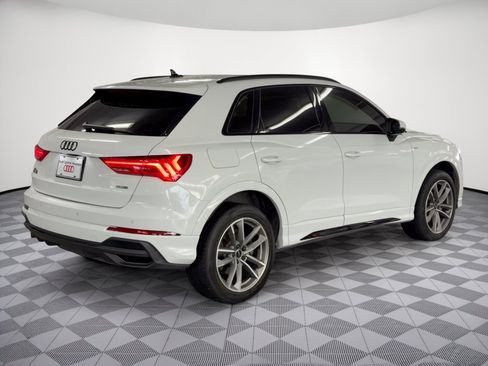Used 2023 Audi Q3 2.0T Premium w/ Black Optic Sport Package AWD/4WD image 9